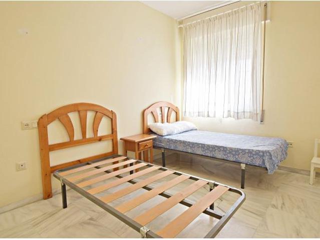 Apartamento de 1 habitación con plaza de garaje en Fernando Viola, ¡PLENO CENTRO!