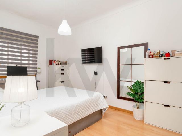 Apartamento de 2 Assoalhadas em excelente estado de conservação Queluz Muito Central