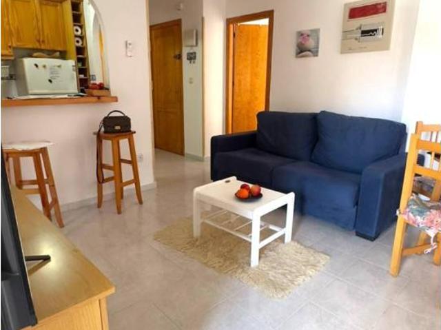 APARTAMENTO DE 2 DORMTIORIOS CON GARAJE CERRADO Y TRASTERO A 200M DE LA PLAYA