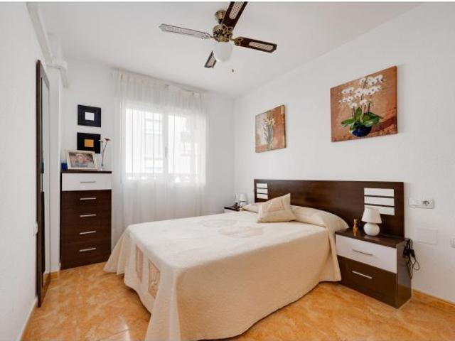 Apartamento de 2 dormitorio con plaza de garaje en el centro de Torrevieja