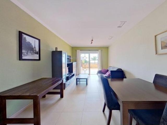 Apartamento de 2 dormitorios con terraza sur, vistas al mar, garaje y trastero