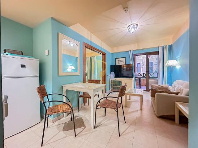 Apartamento de 2 Dormitorios con Terraza y Garaje 1ª Línea de Playa Isla Canela