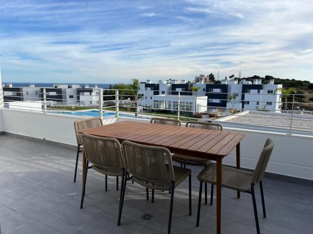 Apartamento de 2 dormitorios con vistas al mar y orientación. 118m² Estepona