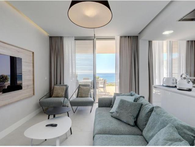 Apartamento de 2 dormitorios con vistas en Estepona