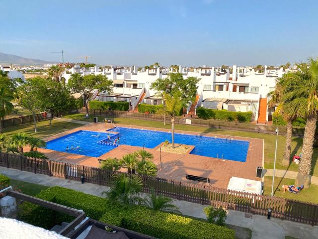 Apartamento de 2 dormitorios con gran solárium en Condado de Alhama Golf Resort