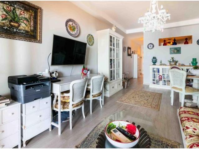 Apartamento de 2 dormitorios con impresionantes vistas, garaje y piscina en Mascarat