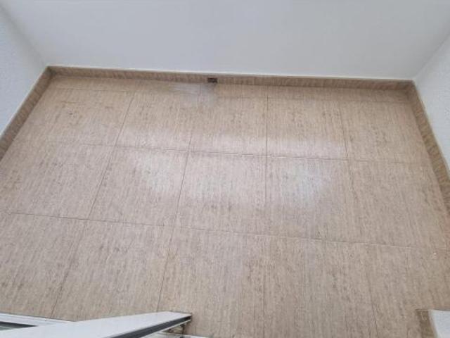 ? Apartamento de 2 dormitorios con piscina y terraza junto a Plaza del Molino – Torrevieja