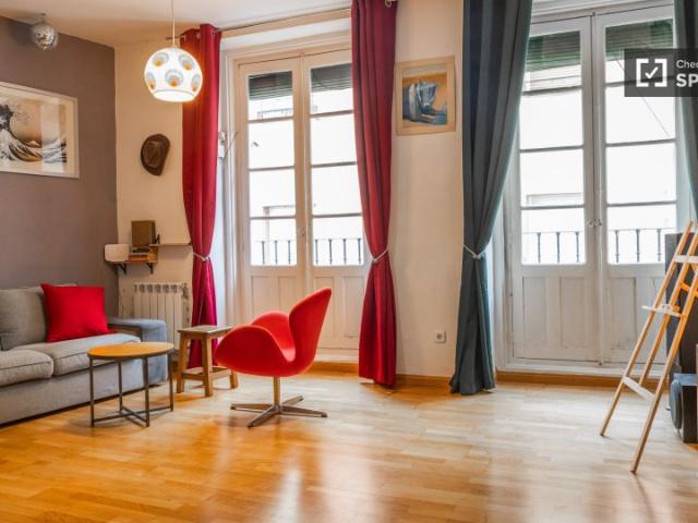 Apartamento de 2 dormitorios en alquiler en Embajadores, Madrid