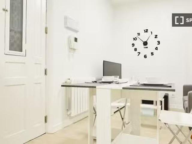 Apartamento de 2 dormitorios en alquiler en Madrid