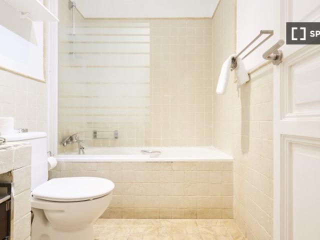 Apartamento de 2 dormitorios en alquiler en Malasaña, Madrid