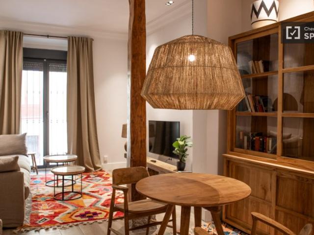 Piso de 2 habitaciones en alquiler en Universidad, Madrid