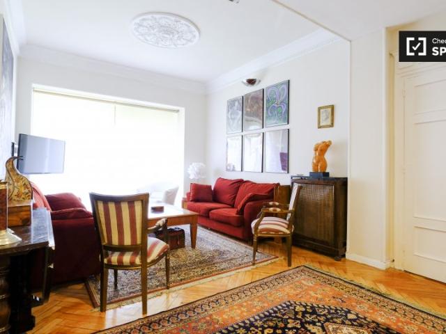 Apartamento de 2 dormitorios en alquiler en Niño Jesús, Madrid