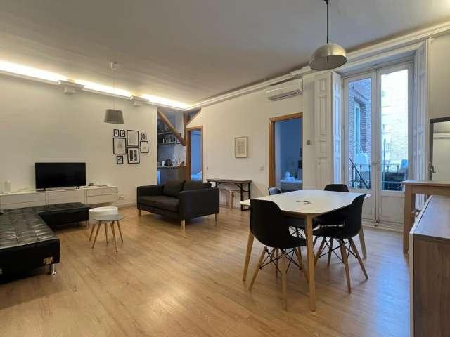 Apartamento de 2 dormitorios en alquiler en Almagro, Madrid
