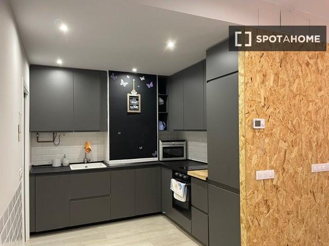 Apartamento de 2 dormitorios en alquiler en Aluche, Madrid