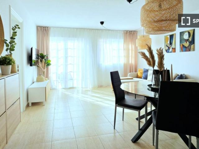 Apartamento de 2 dormitorios en alquiler en Arona