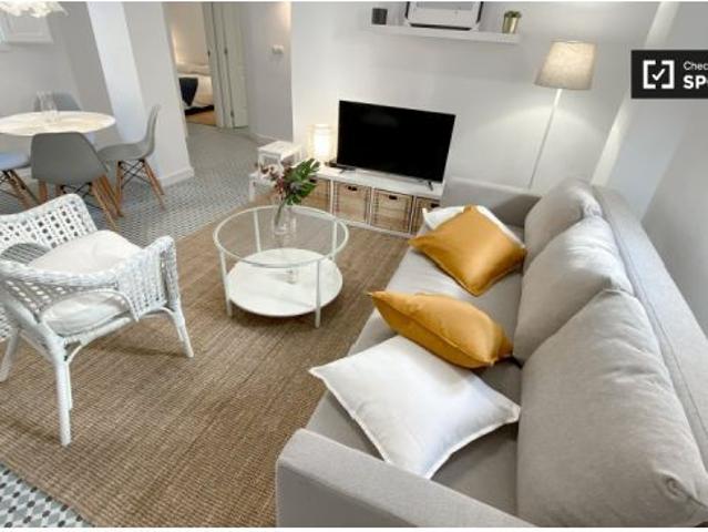 Apartamento de 2 dormitorios en alquiler en Benicalap