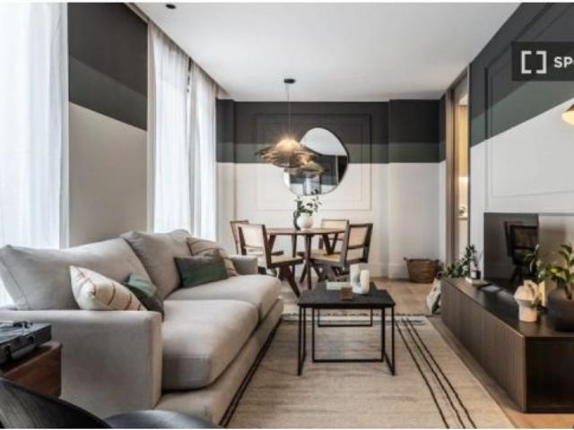 Apartamento de 2 dormitorios en alquiler en Chamberí