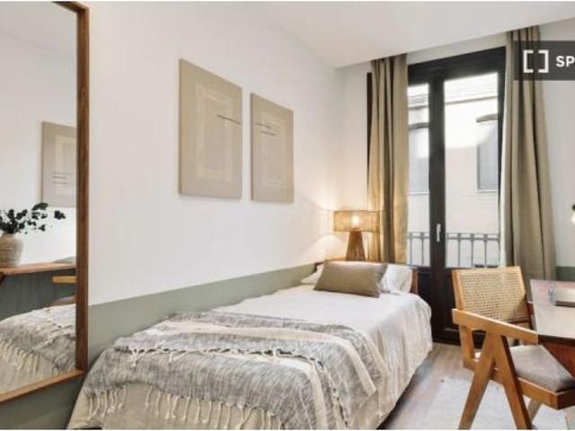 Apartamento de 2 dormitorios en alquiler en Ciutat Vella