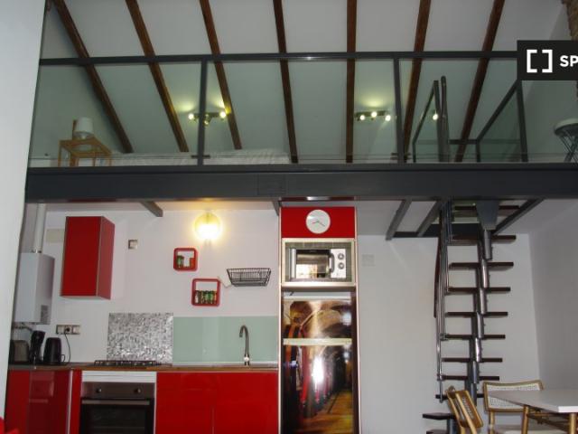 Apartamento de 2 dormitorios en alquiler en Ciutat Vella, Valencia