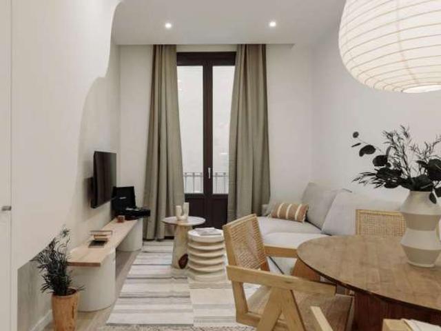 Apartamento de 2 dormitorios en alquiler en Ciutat Vella, Barcelona
