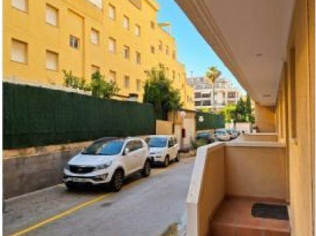 Apartamento de 2 dormitorios en alquiler en Dénia, gastos incluidos
