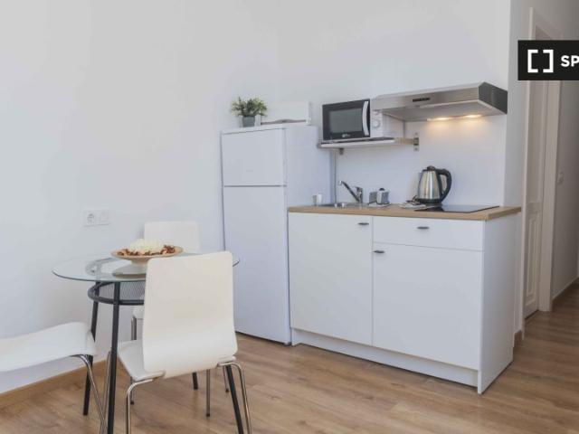 ¡Apartamento de 2 dormitorios en alquiler en el centro de Granada!