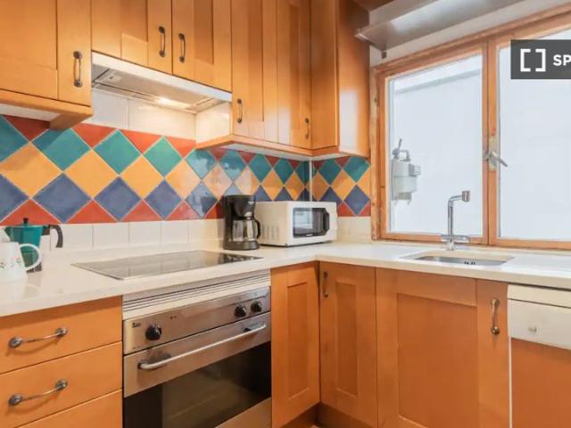 Apartamento de 2 dormitorios en alquiler en Embajadores, Madrid