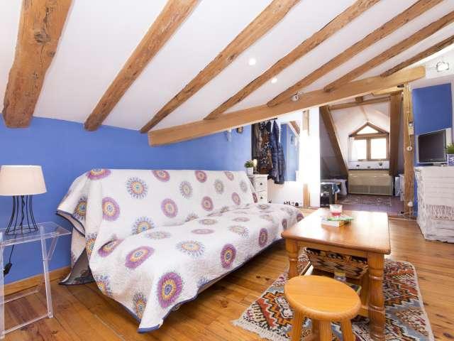 Apartamento de 2 dormitorios en alquiler en Embajadores, Madrid