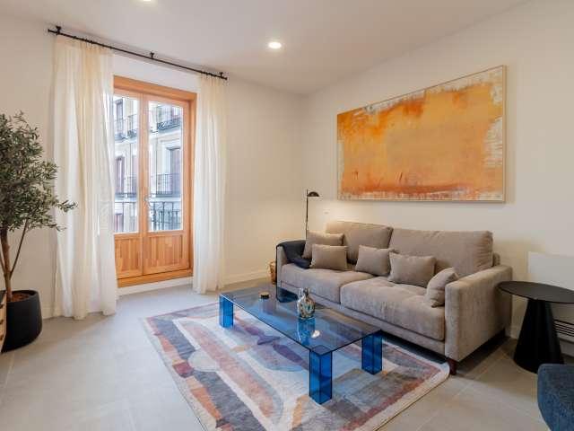 Apartamento de 2 dormitorios en alquiler en Embajadores, Madrid