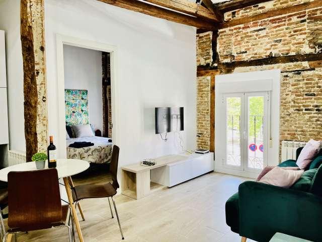 Apartamento de 2 dormitorios en alquiler en Embajadores, Madrid