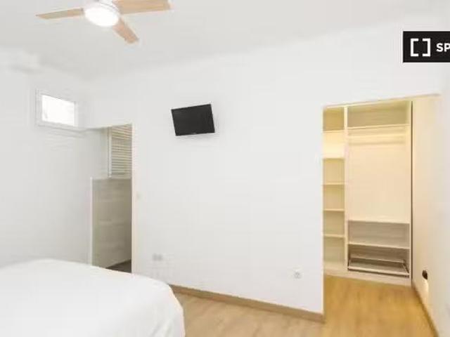 Apartamento de 2 dormitorios en alquiler en Justicia, Madrid