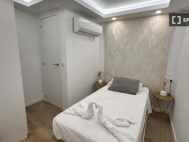 Apartamento de 2 dormitorios en alquiler en Justicia, Madrid