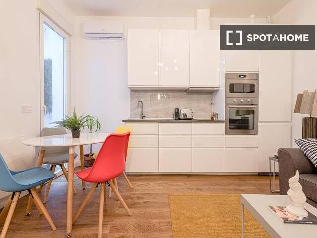 Apartamento de 2 dormitorios en alquiler en Justicia, Madrid