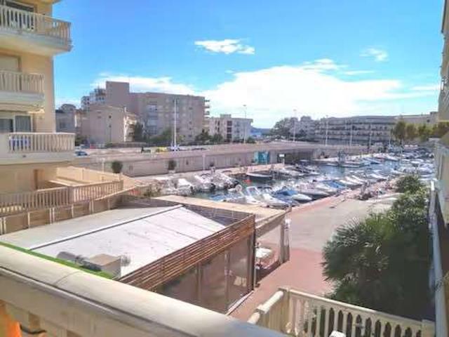 Apartamento de 2 dormitorios en alquiler en Jávea, Alicante