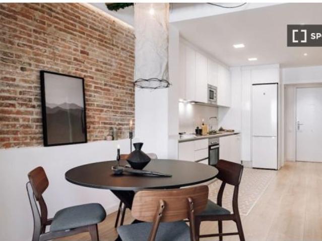 Apartamento de 2 dormitorios en alquiler en L' Eixample