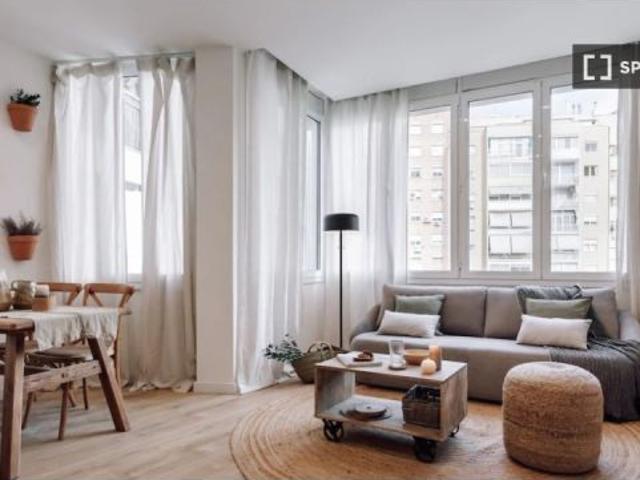 Apartamento de 2 dormitorios en alquiler en L' Eixample