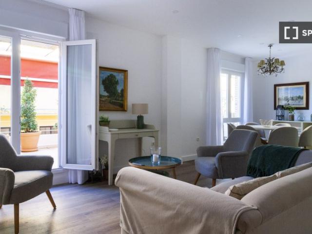 Apartamento de 2 dormitorios en alquiler en La Caleta, Málaga