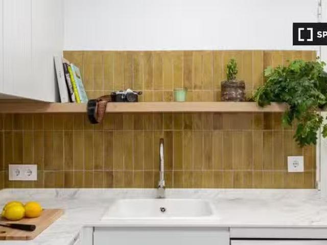 Apartamento de 2 dormitorios en alquiler en Pacífico, Madrid