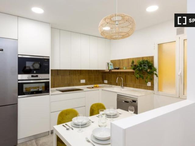 Apartamento de 2 dormitorios en alquiler en Pacífico, Madrid