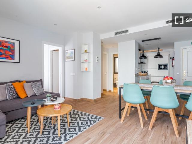 Apartamento de 2 dormitorios en alquiler en Pacífico, Madrid