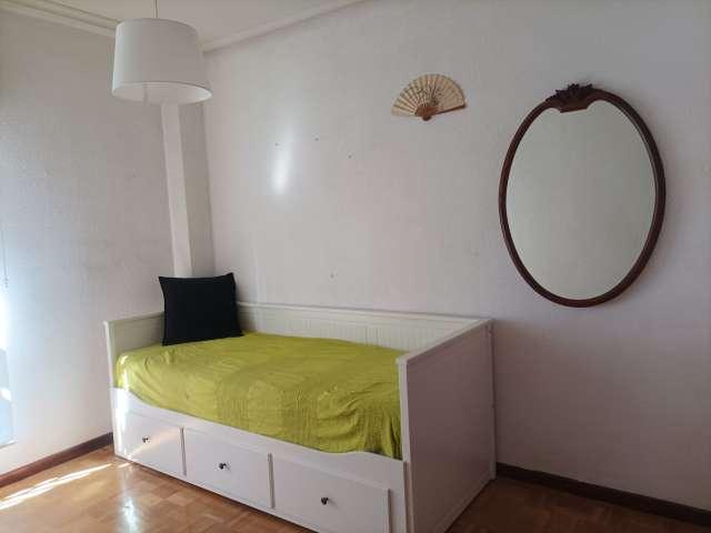 Apartamento de 2 dormitorios en alquiler en Palos de Moguer, Madrid