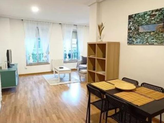 Apartamento de 2 dormitorios en alquiler en Palos de Moguer, Madrid
