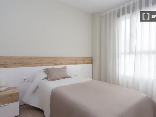 Apartamento de 2 dormitorios en alquiler en Russafa, Valencia