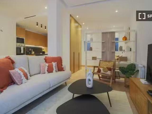 Apartamento de 2 dormitorios en alquiler en Ríos Rosas, Madrid