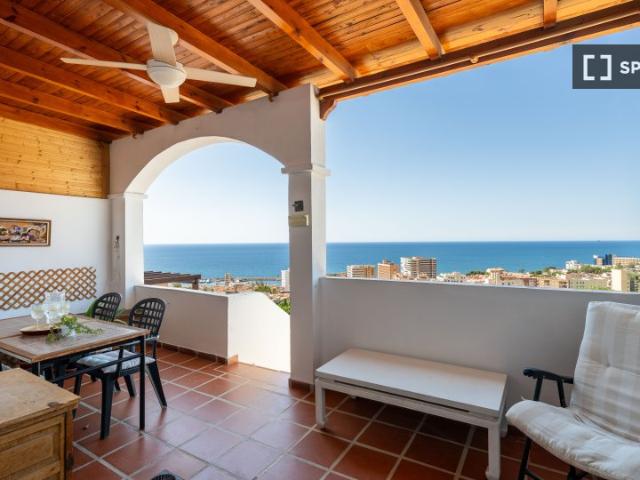 Apartamento de 2 dormitorios en alquiler en Roquetas de Mar