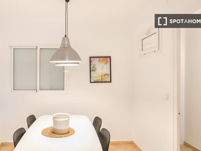 Apartamento de 2 dormitorios en alquiler en Sant Antoni, Barcelona