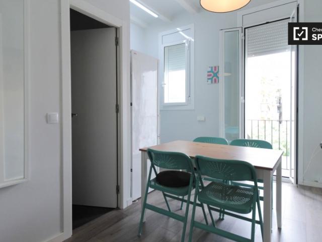 Apartamento de 2 dormitorios en alquiler en Sant Antoni, Barcelona