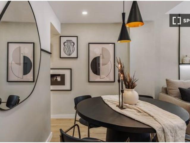 Apartamento de 2 dormitorios en alquiler en Sarria, Barcelona