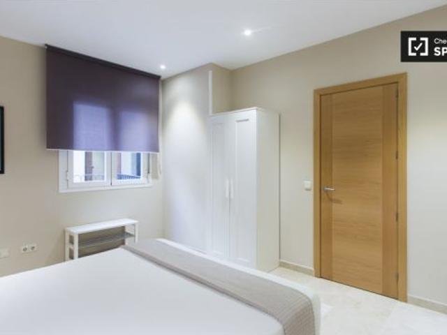Apartamento de 2 dormitorios en alquiler en Sol