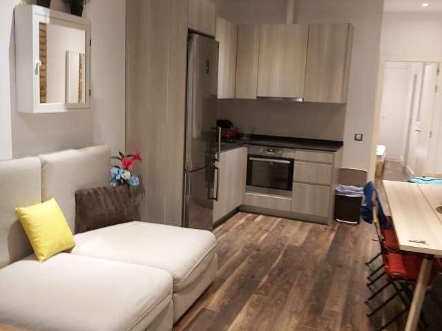 Apartamento de 2 dormitorios en alquiler en Sol, Madrid